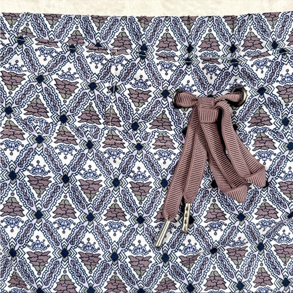 Athleta Midtown Stretch Women’s Skort - Picture 4 of 11